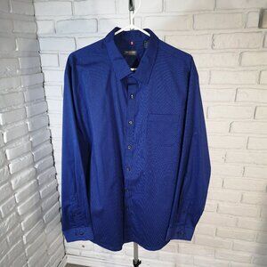 Van Heusen Traveler Men's Size XL (17-17.5) Dark Blue w/ Pinstripe Shirt
